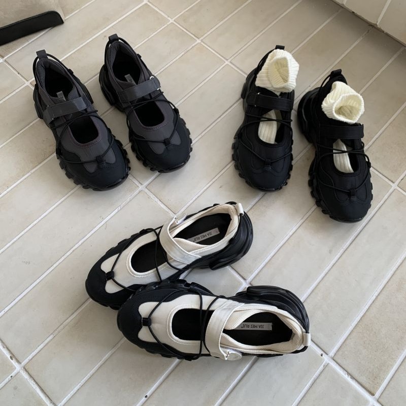 Sneakers Care - Sportowe, masywne buty Mary Jane na